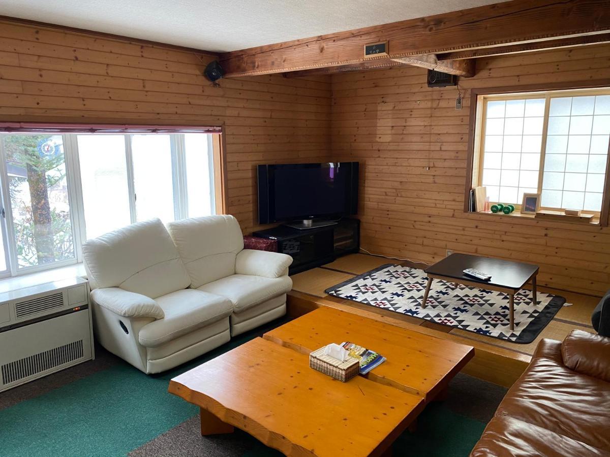 Guest House Wind Inn Hakuba Bagian luar foto