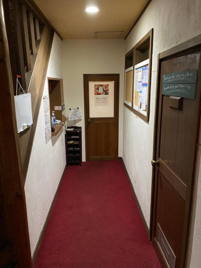 Guest House Wind Inn Hakuba Bagian luar foto