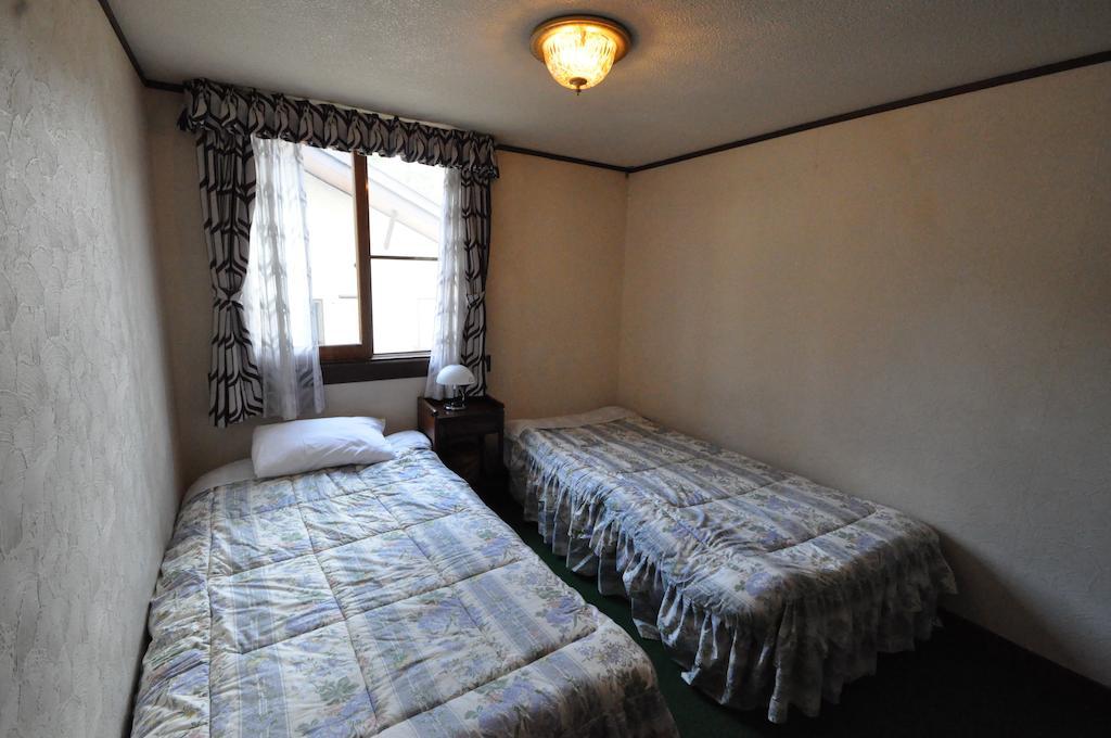 Guest House Wind Inn Hakuba Bagian luar foto